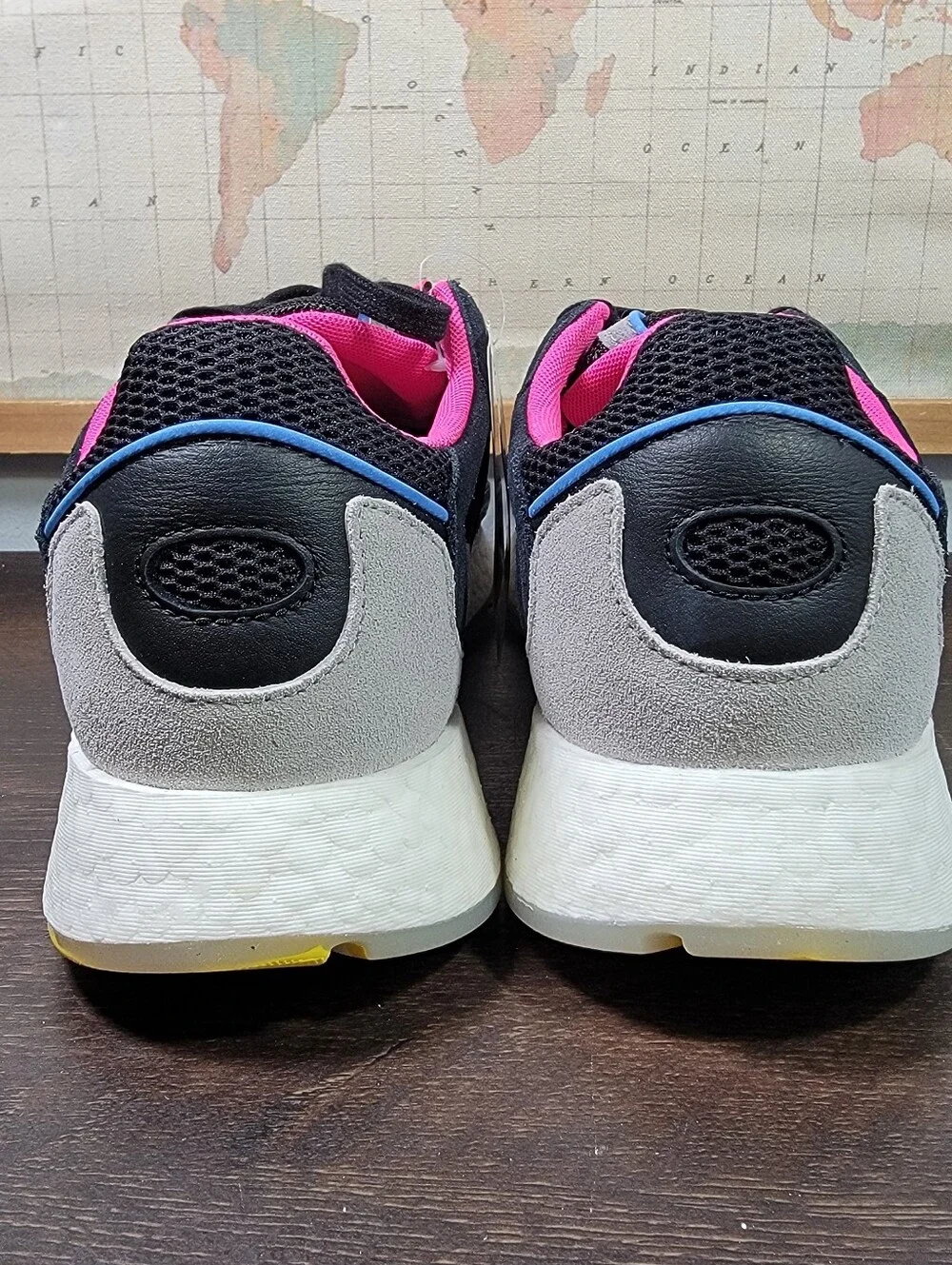 BRAND NEW Adidas Tresc Boost Run Black/ Pink Men's Size 11.0